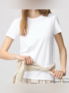 Uniqlo White Crewneck Women's Tee